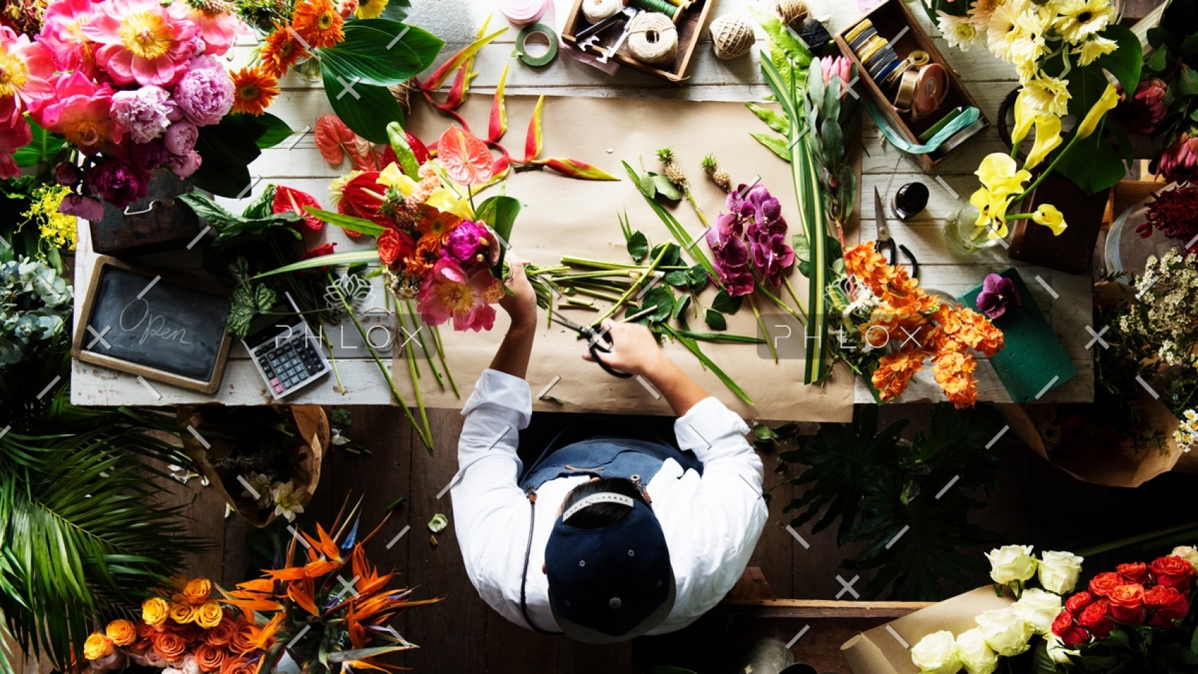 flower-shop-business-owner-working-service-PSEGWHL